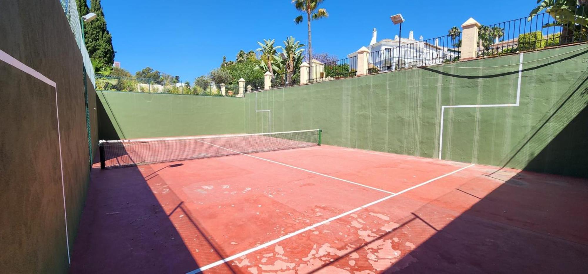 Golden Mile Villa