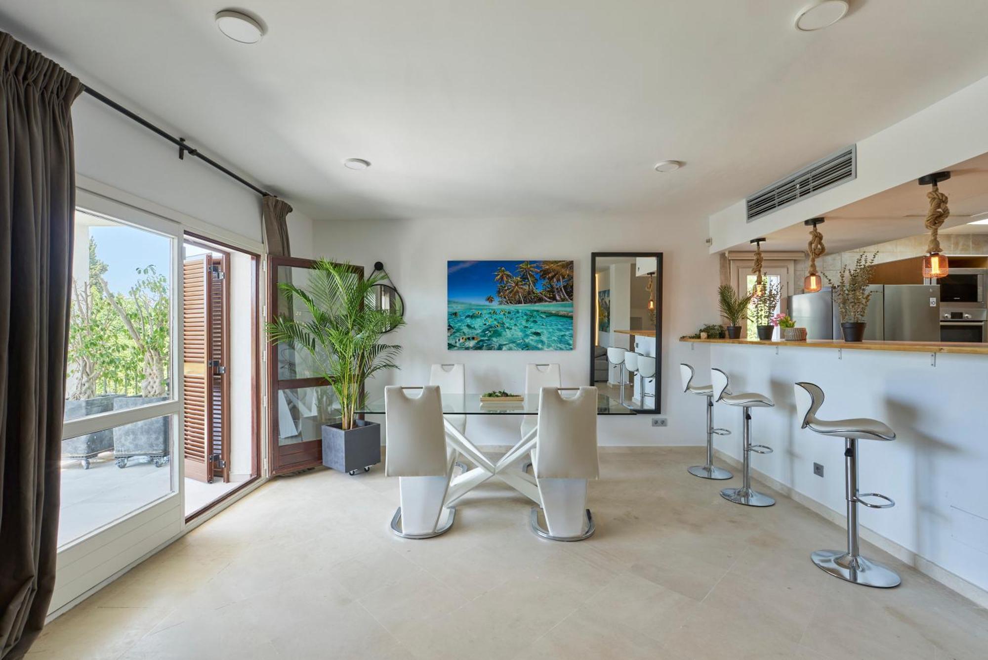 Golden Mile Villa *